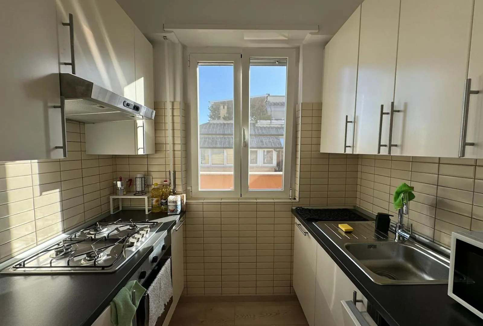 Apartment Bright And Residential Roman Apt With Terrace
