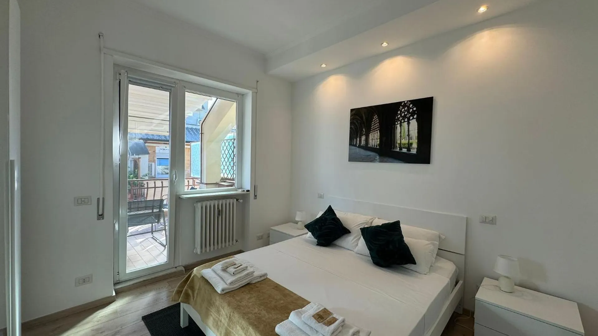 Bright And Residential Roman Apt With Terrace Apartment